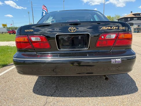 Used 1999 Toyota Avalon XLS FWD image 14