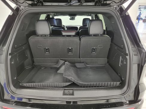 Certified 2025 Chevrolet Traverse RS w/ LPO, Floor Liner Package AWD/4WD image 44