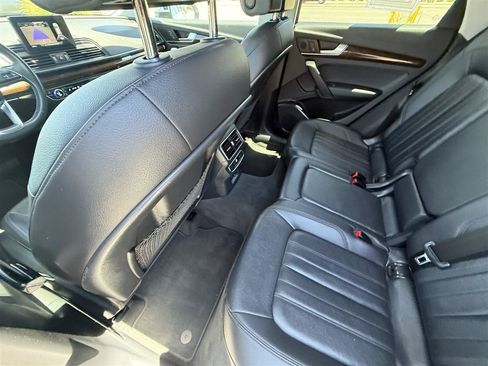 Used 2019 Audi Q5 2.0T Premium w/ Convenience Package AWD/4WD image 21