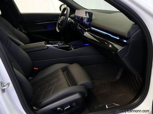 Certified 2025 BMW 530i xDrive AWD/4WD image 34