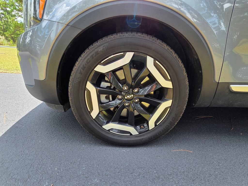 Used 2024 Kia Telluride S w/ S Sunroof Package FWD image 9