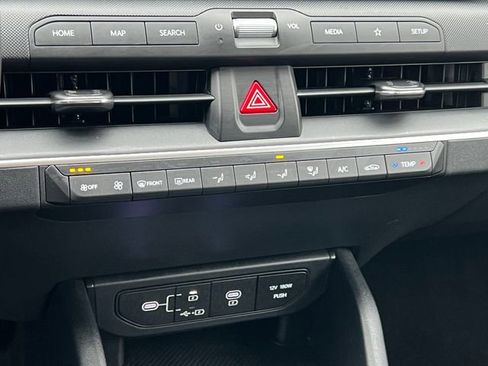 Used 2025 Kia K4 LXS image 22