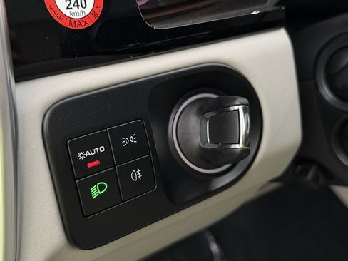 Used 2023 Porsche Cayenne S Platinum w/ Premium Package Plus image 31