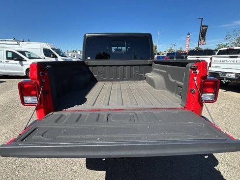 Used 2023 Jeep Gladiator Sport AWD/4WD image 49