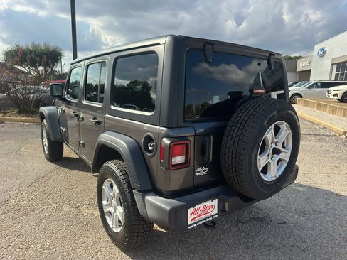 Used 2021 Jeep Wrangler Unlimited Sport S image 7