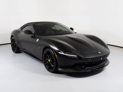 Used 2025 Ferrari Roma Spider image 7