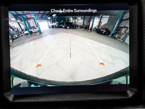 Used 2022 Jeep Wrangler Unlimited Sahara w/ Safety Group image 31