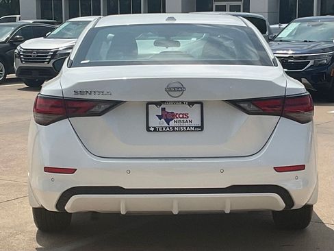 Used 2025 Nissan Sentra SV FWD image 5