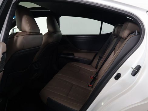 Certified 2025 Lexus ES 300h w/ Luxury Package image 9