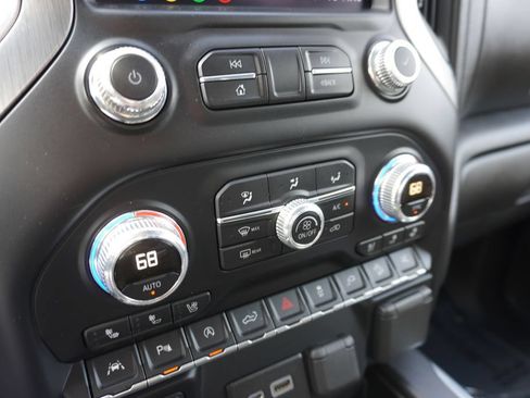 Used 2019 GMC Sierra 1500 Denali w/ Denali Ultimate Package AWD/4WD image 18
