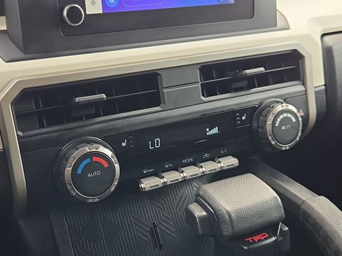 Used 2024 Toyota Tacoma TRD Off-Road AWD/4WD image 25