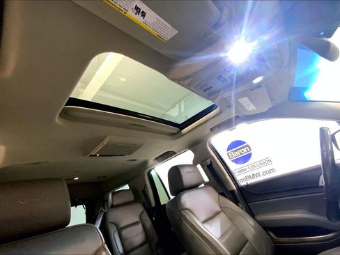 Used 2018 GMC Yukon Denali w/ Denali Ultimate Package image 14