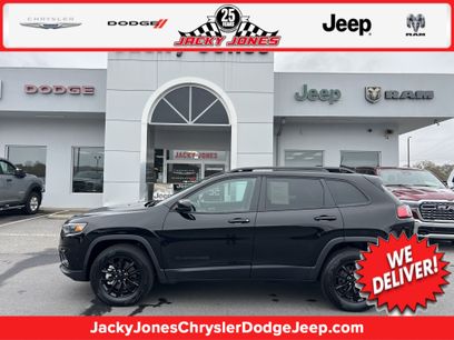 Used 2023 Jeep Cherokee Altitude Lux