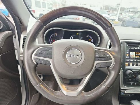 Used 2018 Jeep Grand Cherokee Overland image 16
