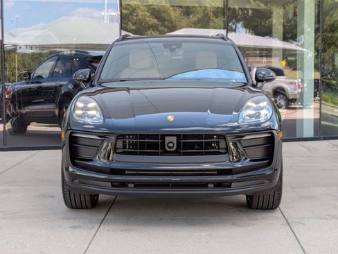 Certified 2026 Porsche Macan AWD/4WD image 6