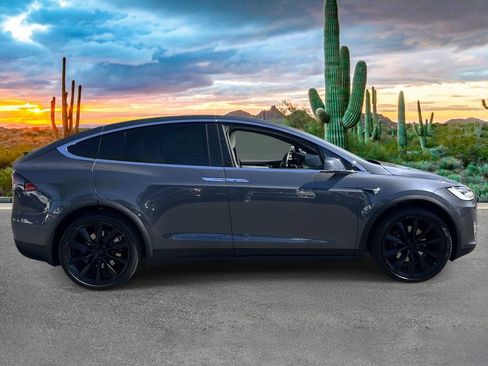 Used 2020 Tesla Model X Long Range AWD/4WD image 2