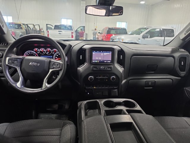 Used 2022 Chevrolet Silverado 1500 Custom Trail Boss w/ Safety Confidence Package AWD/4WD image 4