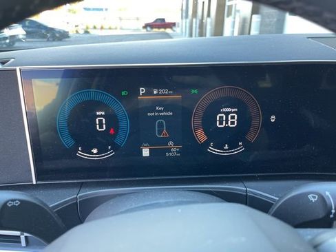 Used 2025 Hyundai Santa Fe SE image 24