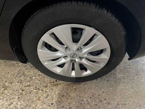 Used 2025 Nissan Sentra S image 29