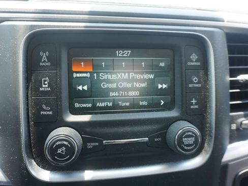 Used 2019 RAM 1500 Classic SLT AWD/4WD image 9