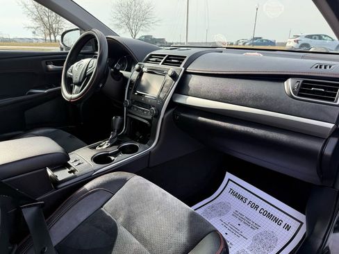 Used 2016 Toyota Camry XSE w/ Moonroof Package image 13