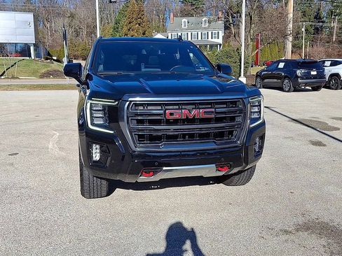 Used 2023 GMC Yukon AT4 image 3