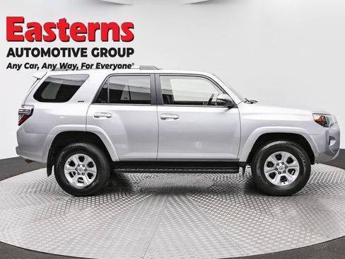 Used 2024 Toyota 4Runner SR5 AWD/4WD image 4