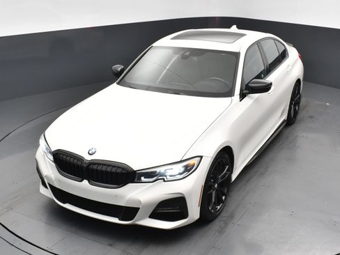 Used 2021 BMW 330i xDrive Sedan w/ M Sport Package AWD/4WD image 21