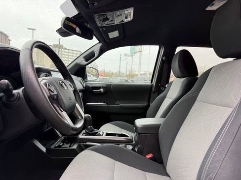 Certified 2023 Toyota Tacoma TRD Off-Road w/ Technology Package AWD/4WD image 15