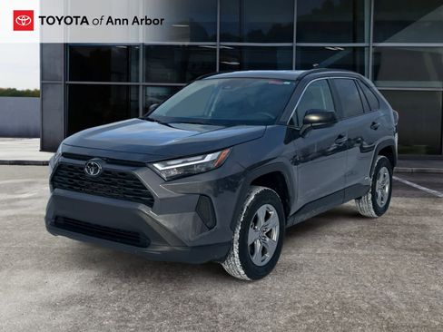 Used 2025 Toyota RAV4 LE image 7