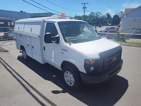 Used 2009 Ford E-350 and Econoline 350 Super Duty RWD image 4