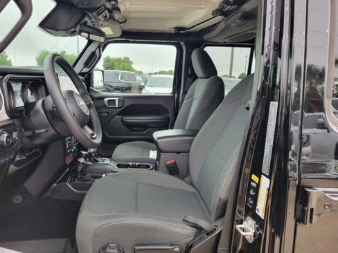Used 2025 Jeep Wrangler Unlimited Sport S 4xe AWD/4WD image 22