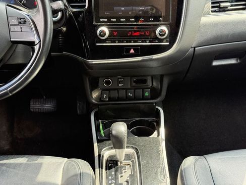 Used 2020 Mitsubishi Outlander ES AWD/4WD image 15