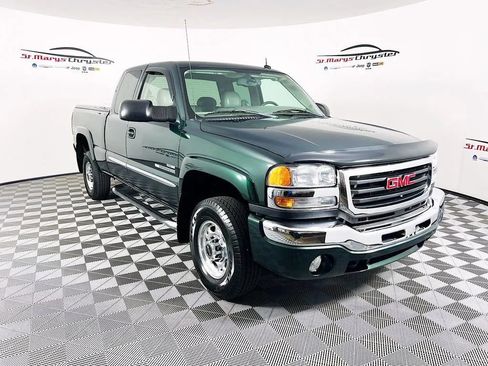 Used 2004 GMC Sierra 2500 SLT w/ Heavy-Duty Power Package AWD/4WD image 1