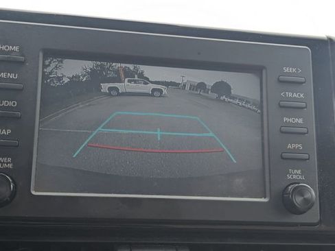 Used 2019 Toyota RAV4 LE FWD image 22
