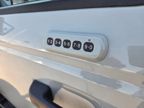 Used 2023 Ford Bronco Wildtrak AWD/4WD image 10