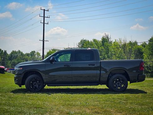 New 2026 RAM 1500 Express AWD/4WD image 8