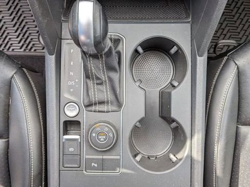 Used 2021 Volkswagen Atlas SE image 13