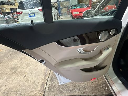 Used 2017 Mercedes-Benz C 300 4MATIC Sedan image 15