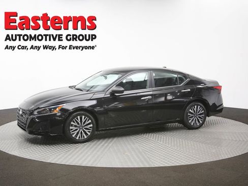 Used 2024 Nissan Altima 2.5 SV FWD image 58