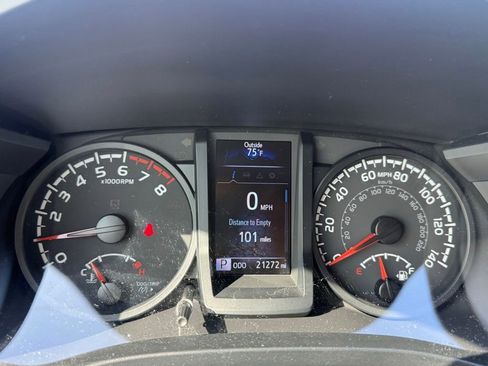 Used 2023 Toyota Tacoma SR AWD/4WD image 10