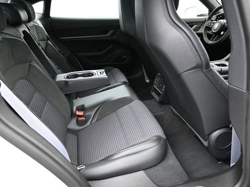 Used 2025 Porsche Taycan image 24