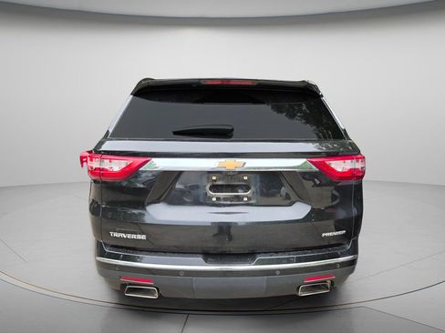 Used 2019 Chevrolet Traverse Premier w/ Driver Confidence II Package FWD image 6