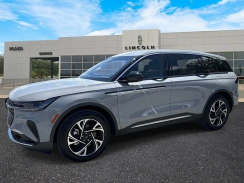 New 2026 Lincoln Nautilus Premier AWD/4WD image 8