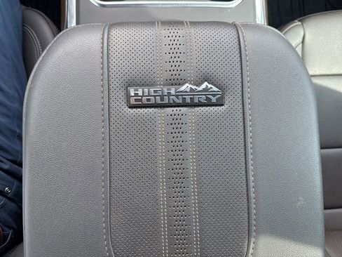 Used 2025 Chevrolet Silverado 2500 High Country w/ High Country Premium Package AWD/4WD image 32