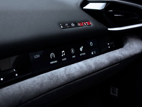 Used 2025 Ferrari 296 GTS image 41