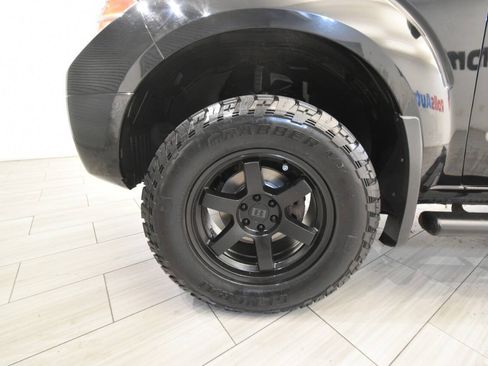Used 2018 Nissan Frontier SV AWD/4WD image 10