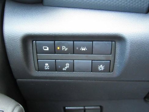 Used 2021 Nissan Kicks S image 29