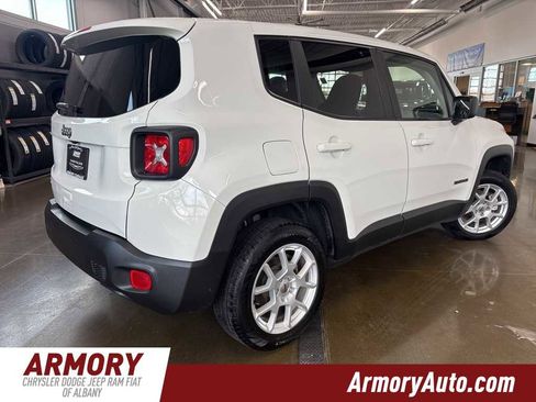 Used 2023 Jeep Renegade Latitude image 4