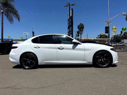 Used 2019 Alfa Romeo Giulia Ti Sport w/ Quick Order Package 22U Sport RWD image 39
